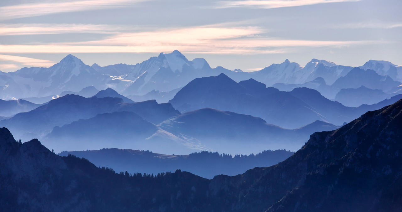 Header image with beautiful mountains.